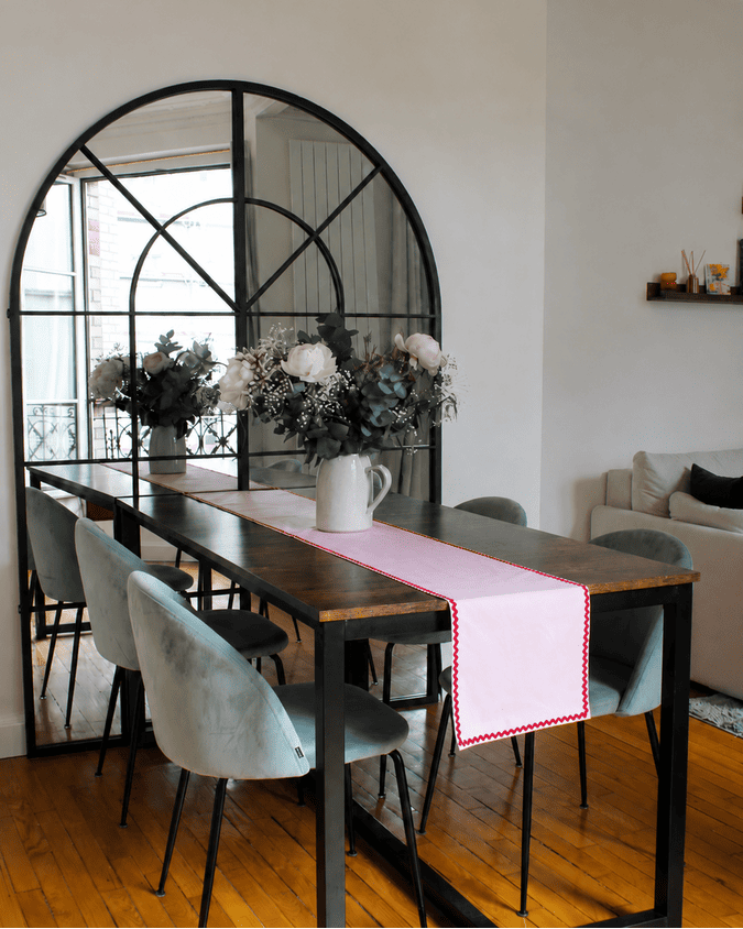 Chemin de table Ondine rose artisanal en coton - L'Atelier Vague