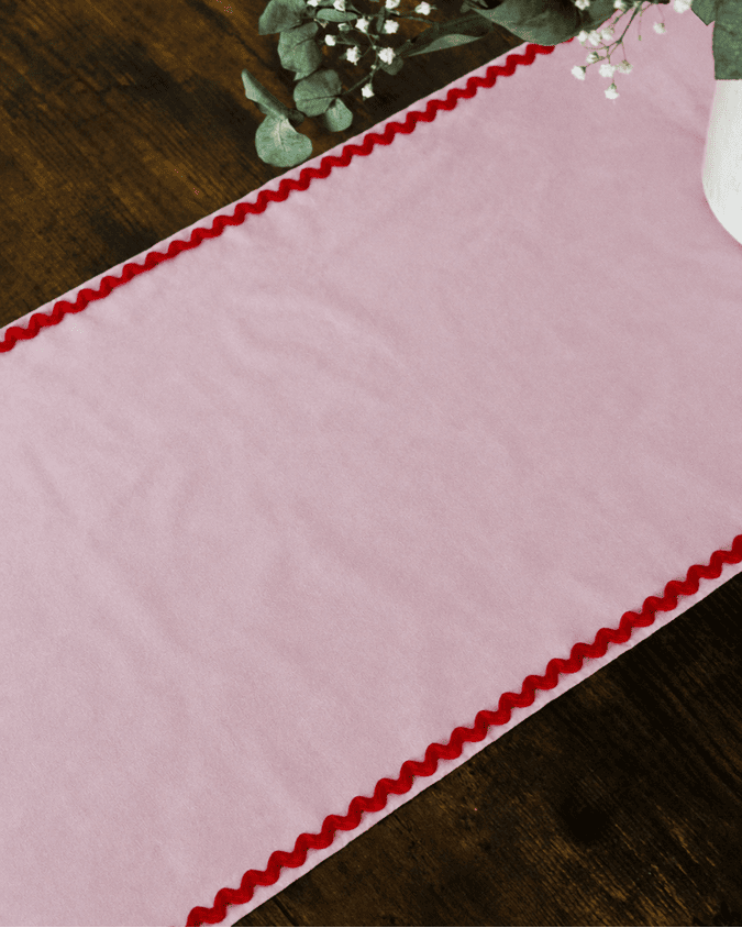 Chemin de table Ondine rose artisanal en coton - L'Atelier Vague - vue zoom