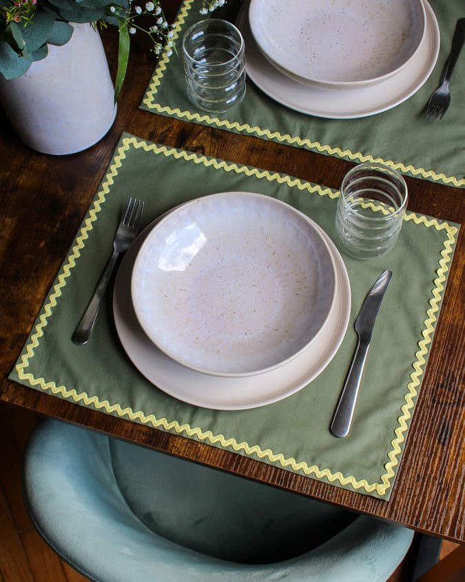 Set de table vert olive et jaune wavy en coton - L'Atelier Vague 